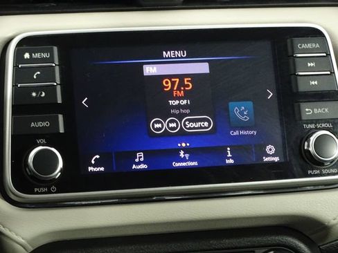 Used 2022 Nissan Versa SV w/ Trunk Package image 27