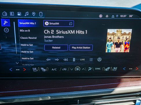 New 2026 Chevrolet Traverse RS w/ LPO, Floor Liner Package image 39