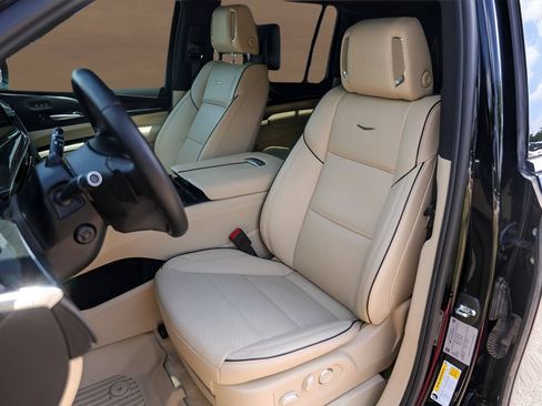 Used 2024 Cadillac Escalade ESV Premium Luxury w/ Performance Package AWD/4WD image 7