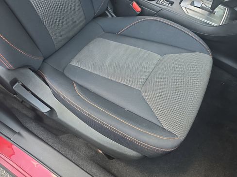 Used 2019 Subaru Crosstrek 2.0i Premium w/ Moonroof Package AWD/4WD image 11