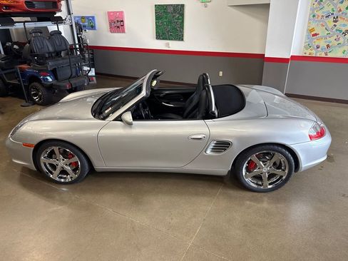 Used 2004 Porsche Boxster S image 10