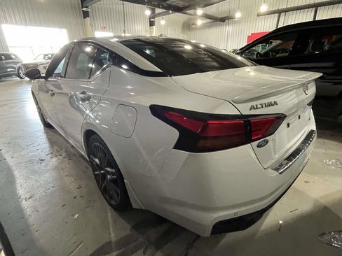 Used 2023 Nissan Altima 2.0 SR FWD image 4