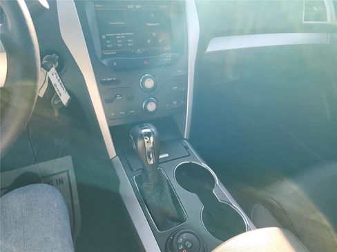 Used 2015 Ford Explorer XLT w/ Equipment Group 202B image 37