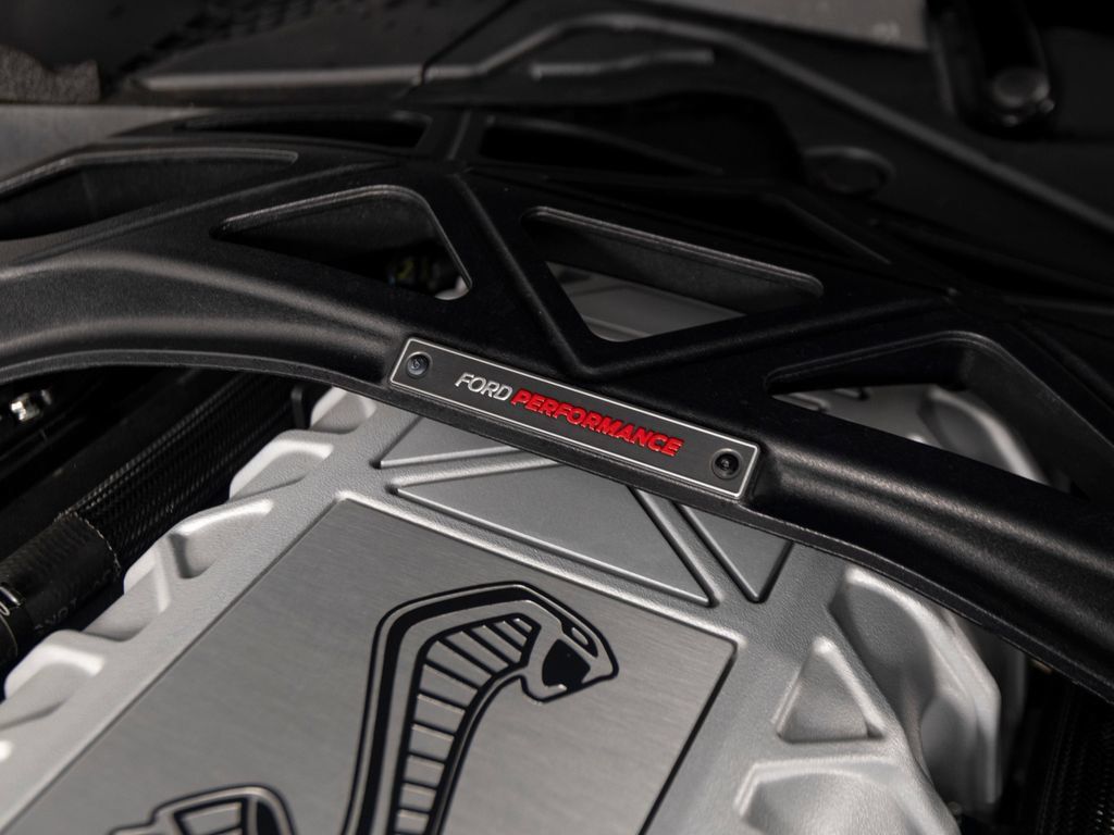 Used 2022 Ford Mustang Shelby GT500 w/ Carbon Fiber Track Pack RWD image 46