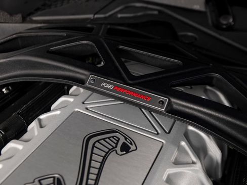 Used 2022 Ford Mustang Shelby GT500 w/ Carbon Fiber Track Pack RWD image 46