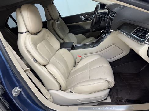 Used 2019 Lincoln Continental Reserve image 22