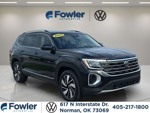 Used 2025 Volkswagen Atlas SEL AWD/4WD image 1