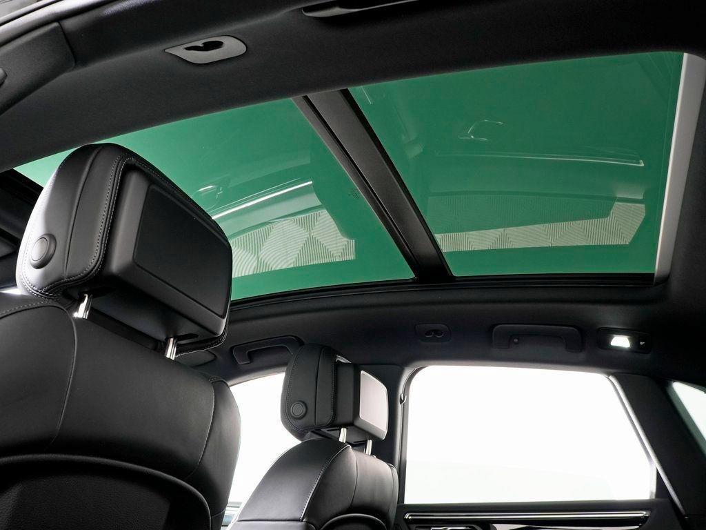 Certified 2026 Porsche Macan S AWD/4WD image 19