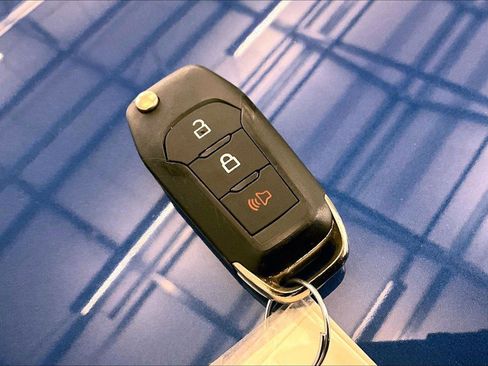 Used 2023 Ford Maverick XL image 9