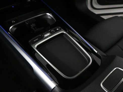 New 2026 Mercedes-Benz GLB 250 image 15