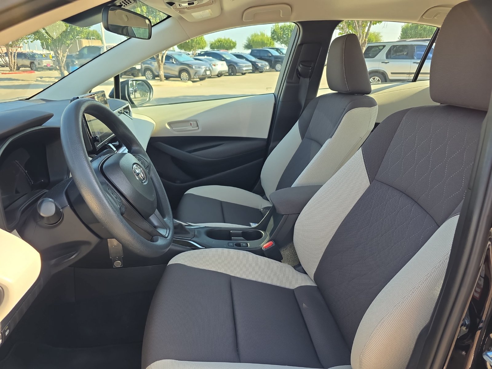 Used 2026 Toyota Corolla LE FWD image 12