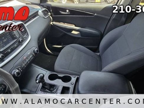 Used 2018 Kia Sorento L FWD image 36