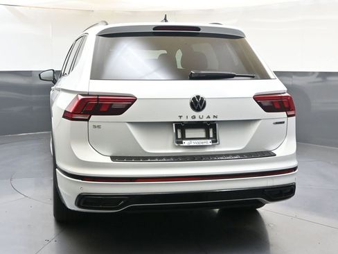 Used 2024 Volkswagen Tiguan SE R-Line image 4
