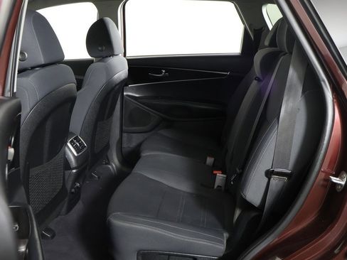 Used 2020 Kia Sorento LX w/ LX I4 Convenience Package image 28