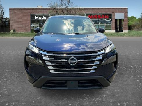 Used 2024 Nissan Rogue SV AWD/4WD image 6
