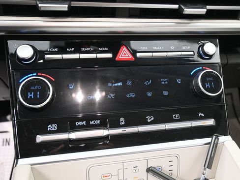 Used 2024 Hyundai Santa Fe SEL image 15