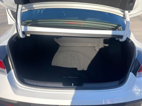 Certified 2025 Hyundai Elantra SEL FWD image 22