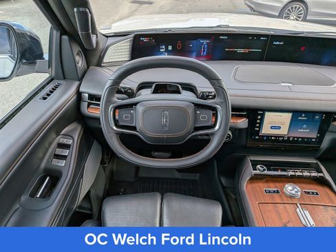 Certified 2025 Lincoln Navigator L Black Label AWD/4WD image 20