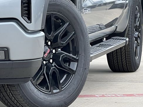 New 2026 GMC Sierra 1500 Elevation image 8