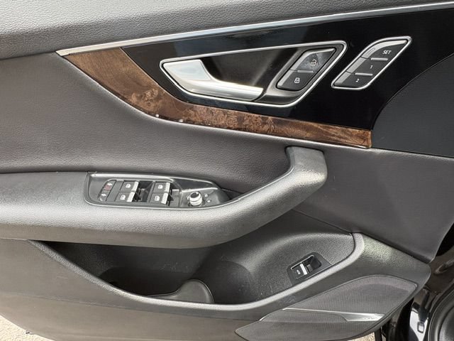 Used 2018 Audi Q7 3.0T Prestige AWD/4WD image 8