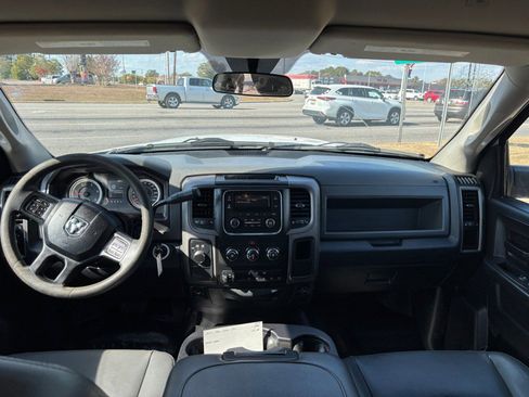 Used 2018 RAM 3500 Tradesman w/ Chrome Appearance Group image 9