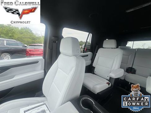 Used 2025 Chevrolet Tahoe Premier AWD/4WD image 12