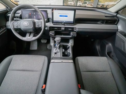 Used 2026 Toyota RAV4 LE AWD/4WD image 19