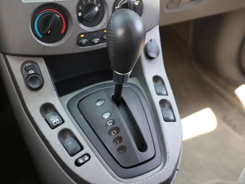 Used 2004 Saturn Vue 2WD V6 image 34