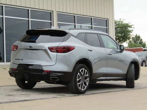Used 2025 Chevrolet Blazer RS AWD/4WD image 3
