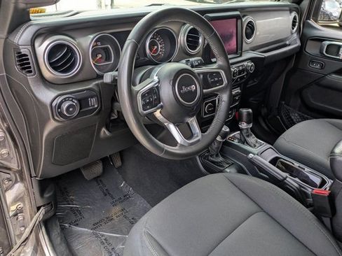 Used 2023 Jeep Wrangler Unlimited Sahara AWD/4WD image 14