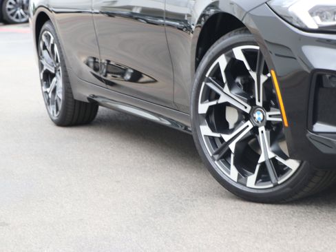 Used 2025 BMW 330i xDrive Sedan w/ Premium Package image 3