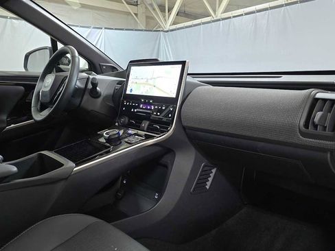 Used 2024 Mercedes-Benz Sprinter 2500 image 42