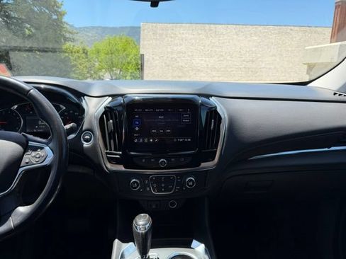Used 2020 Chevrolet Traverse LT AWD/4WD image 14