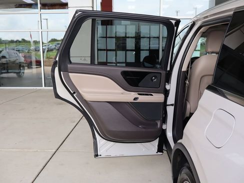 Used 2021 Lincoln Aviator Reserve w/ Equipment Group 201A RWD image 36