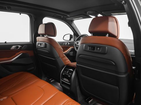 Used 2022 BMW X5 M50i w/ Executive Package image 30