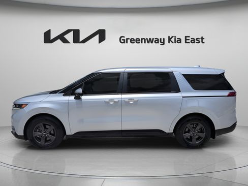 Certified 2023 Kia Carnival LX FWD image 9