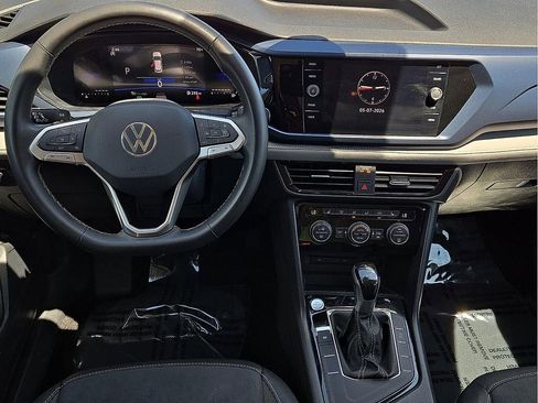 Used 2024 Volkswagen Taos SE FWD image 10