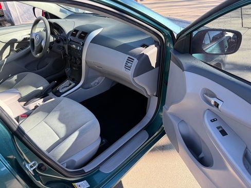 Used 2010 Toyota Corolla LE image 15