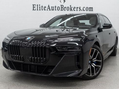 Used 2023 BMW 760i xDrive w/ Executive Package AWD/4WD image 63