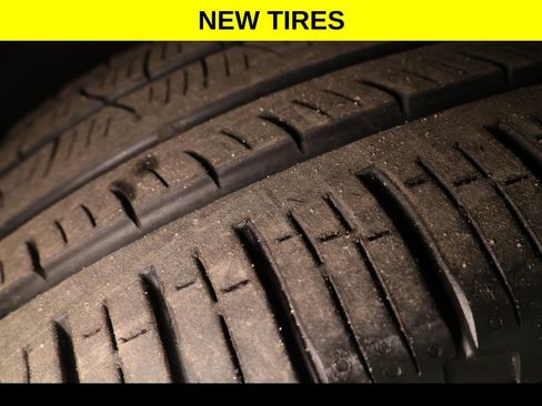 Used 2023 Jeep Grand Cherokee L Summit AWD/4WD image 6
