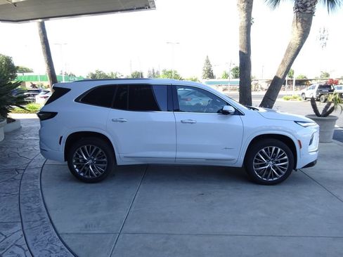 New 2026 Buick Enclave Avenir w/ Super Cruise Package FWD image 8