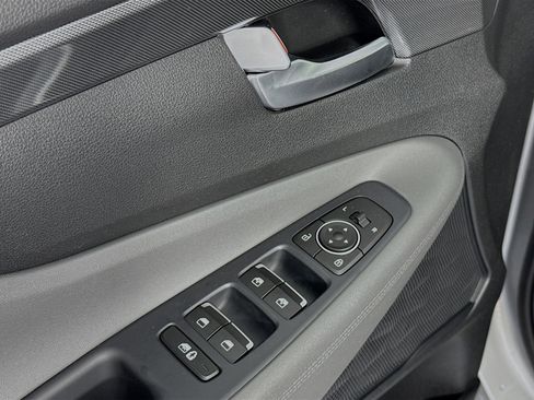 Used 2023 Hyundai Santa Fe SEL image 18