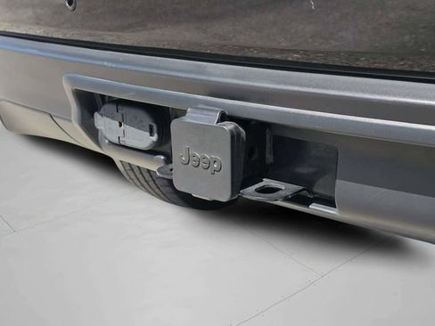 Used 2022 Jeep Grand Cherokee Laredo X RWD image 18