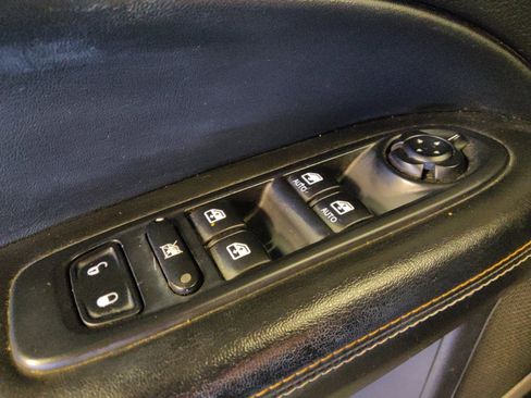 Used 2018 Jeep Compass Latitude FWD image 27