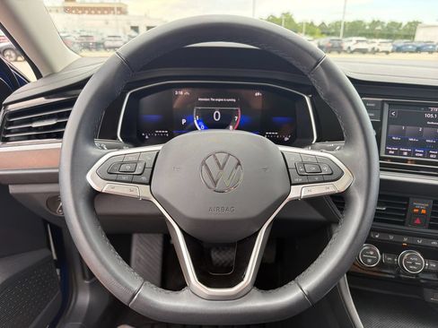Certified 2024 Volkswagen Jetta SE w/ Panoramic Sunroof Package FWD image 11