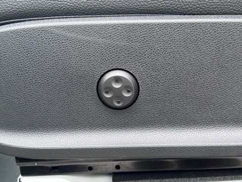 Used 2024 Mercedes-Benz eSprinter 170 Cargo image 19