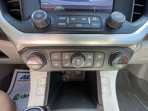 Used 2019 GMC Acadia SLT w/ LPO, Floor Liner Package FWD image 18