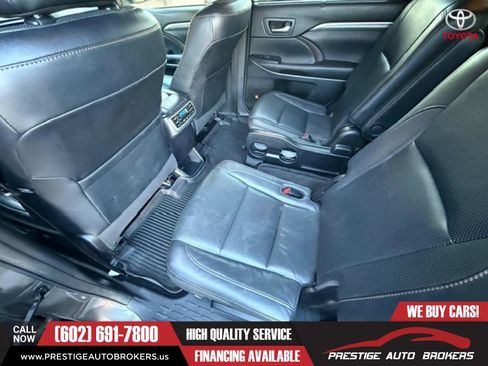Used 2017 Toyota Highlander Limited Platinum image 27