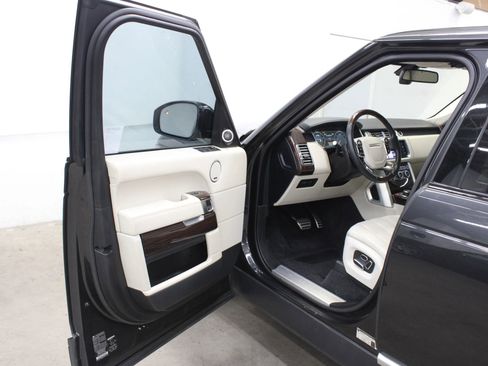 Used 2013 Land Rover Range Rover Supercharged image 9