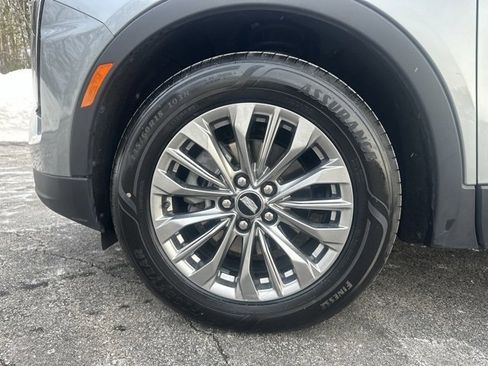 Used 2025 Cadillac XT4 Premium Luxury image 26